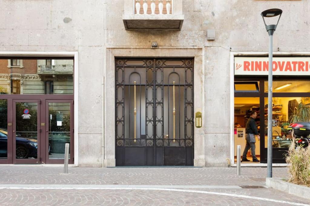 Sunshine-Filled Central On Subway Milan Exterior photo