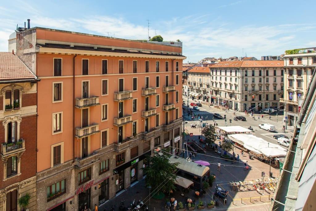 Sunshine-Filled Central On Subway Milan Exterior photo